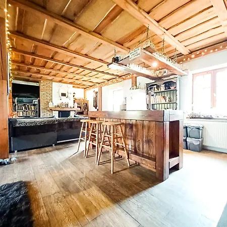 Stary Dom, A Moze Guest house