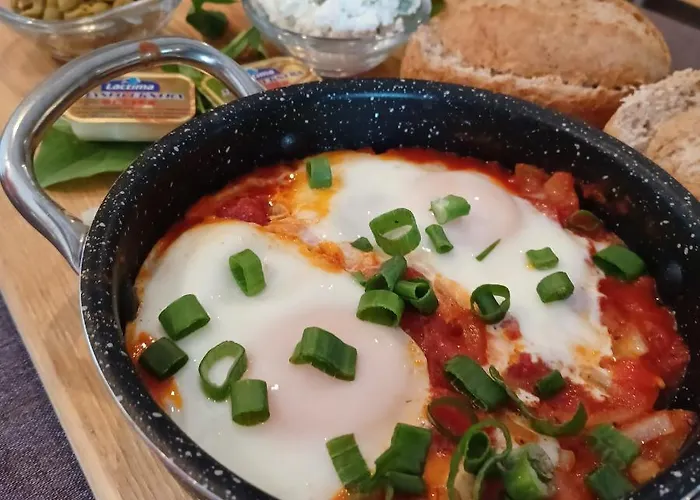 Pensjonat Stary Dom, A Może