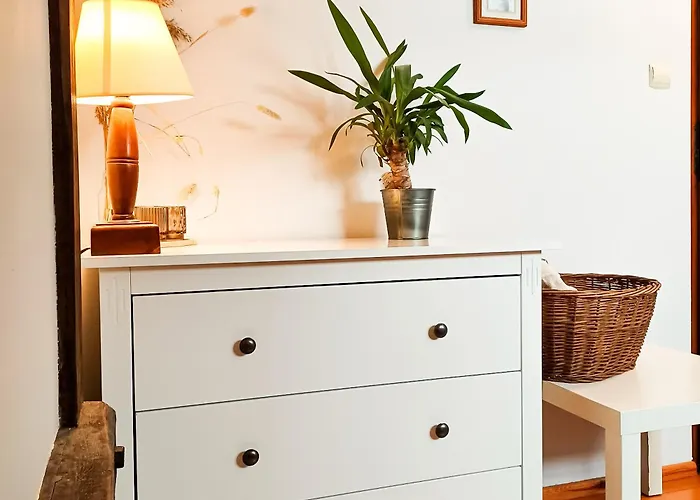 Pensjonat Stary Dom, A Może